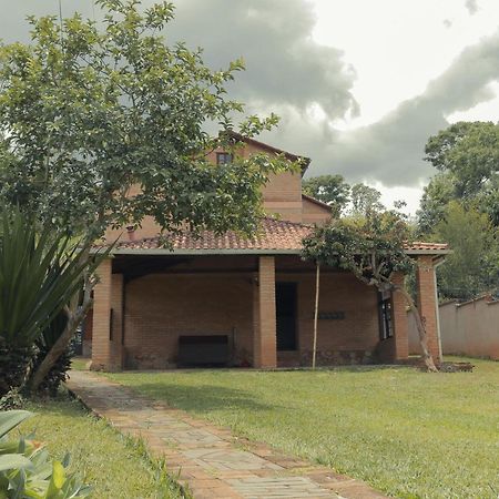 Em Tiradentes, Minas Gerais, Casa Tipica E Espacosa Em Terreno Arborizado Buitenkant foto