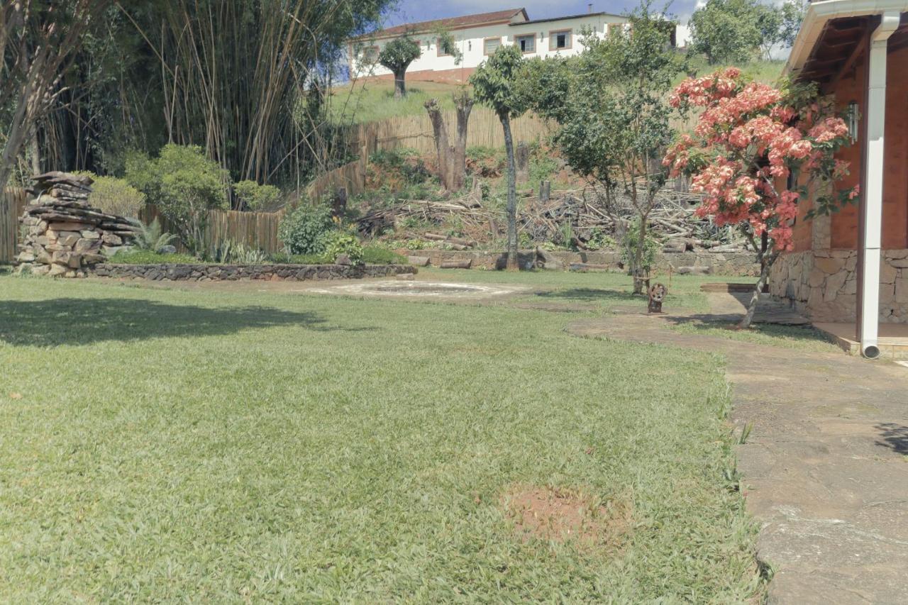 Em Tiradentes, Minas Gerais, Casa Tipica E Espacosa Em Terreno Arborizado Buitenkant foto